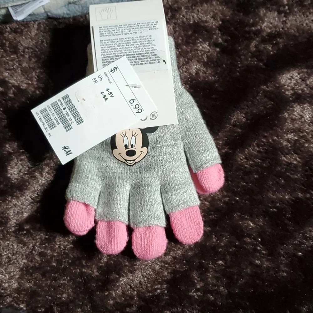 🆕️ GAP BEANIE AND MINNIE MOUSE GLOVES BUNDLE